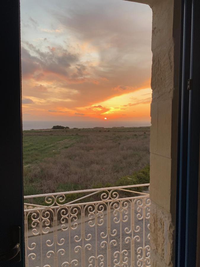 Fiftyfour West Boutique Living Bed & Breakfast Gharb  Luaran gambar