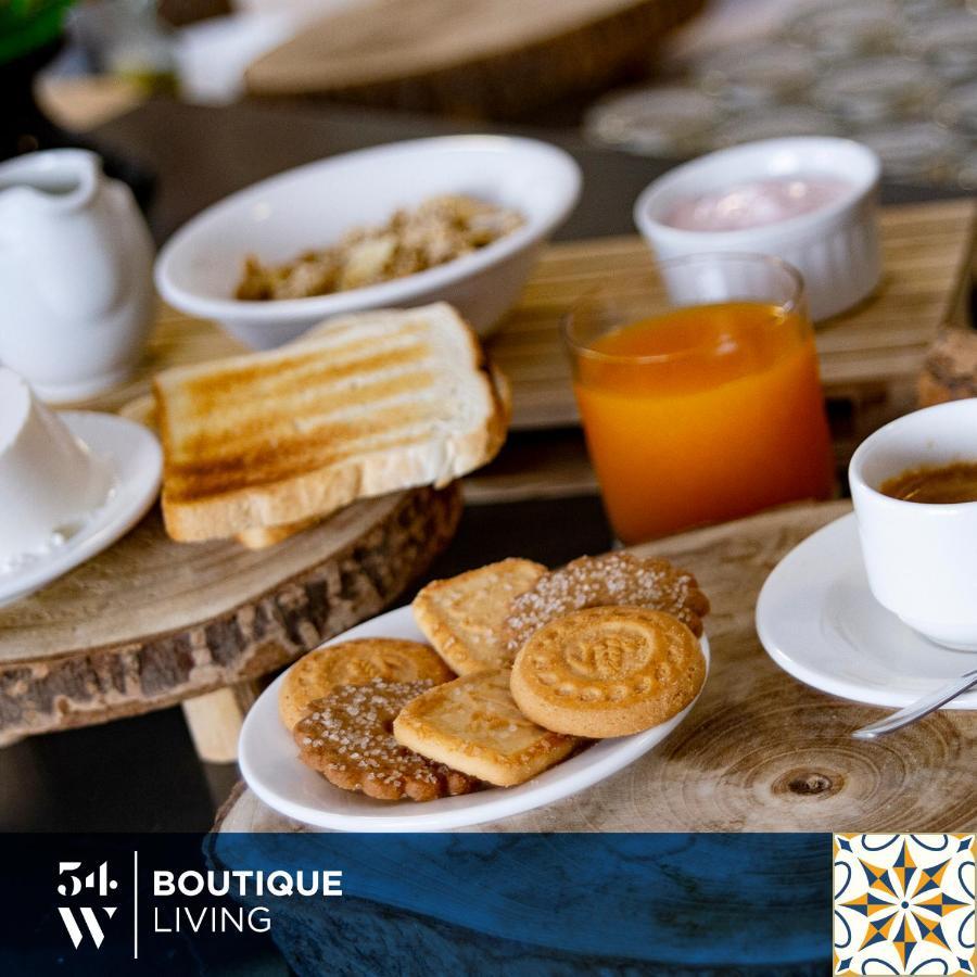 Fiftyfour West Boutique Living Bed & Breakfast Gharb  Luaran gambar