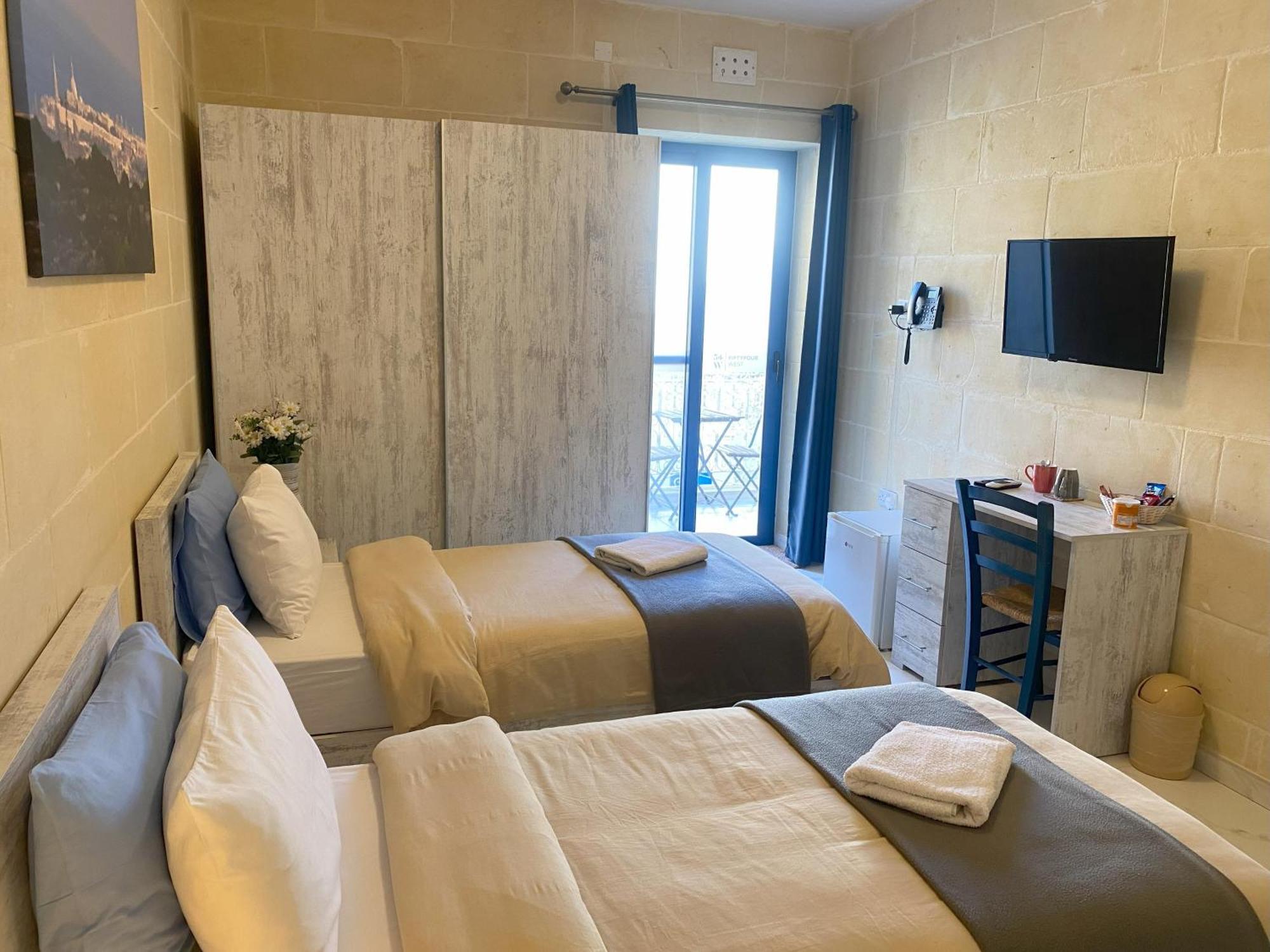 Fiftyfour West Boutique Living Bed & Breakfast Gharb  Luaran gambar