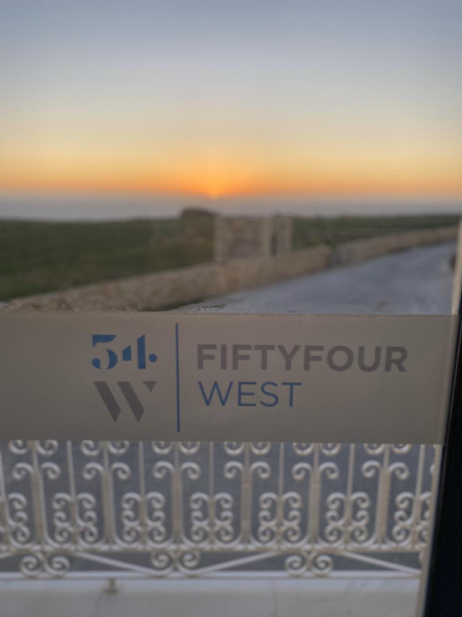 Fiftyfour West Boutique Living Bed & Breakfast Gharb  Luaran gambar