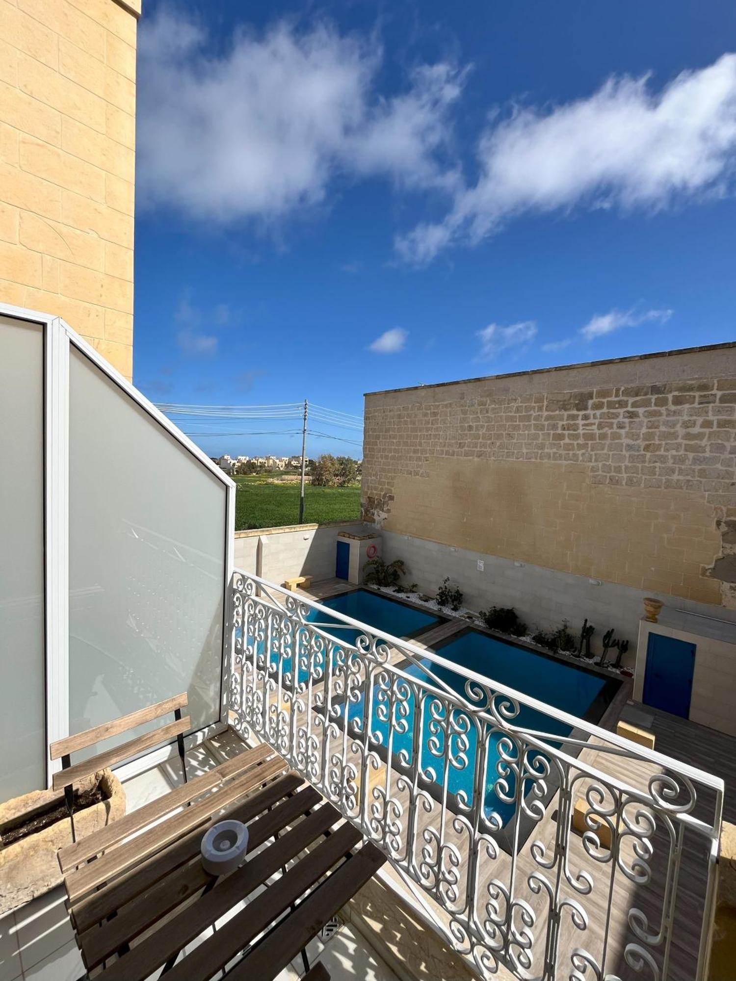 Fiftyfour West Boutique Living Bed & Breakfast Gharb  Luaran gambar